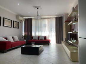 Laureta Central Apartment